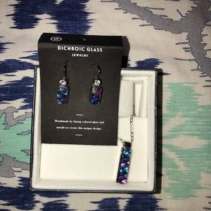 Earring and necklace set